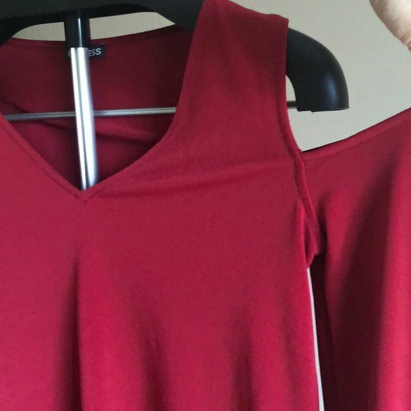 Express open shoulder blouse - Picture 3 of 3